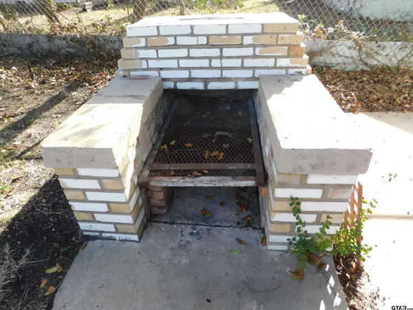 $1,575 | 301 West Mc Donald Street, Mineola, TX 75773
