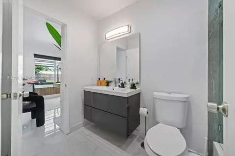 $895,000 | 700 Northwest 9th Court, Hallandale Beach, FL 33009