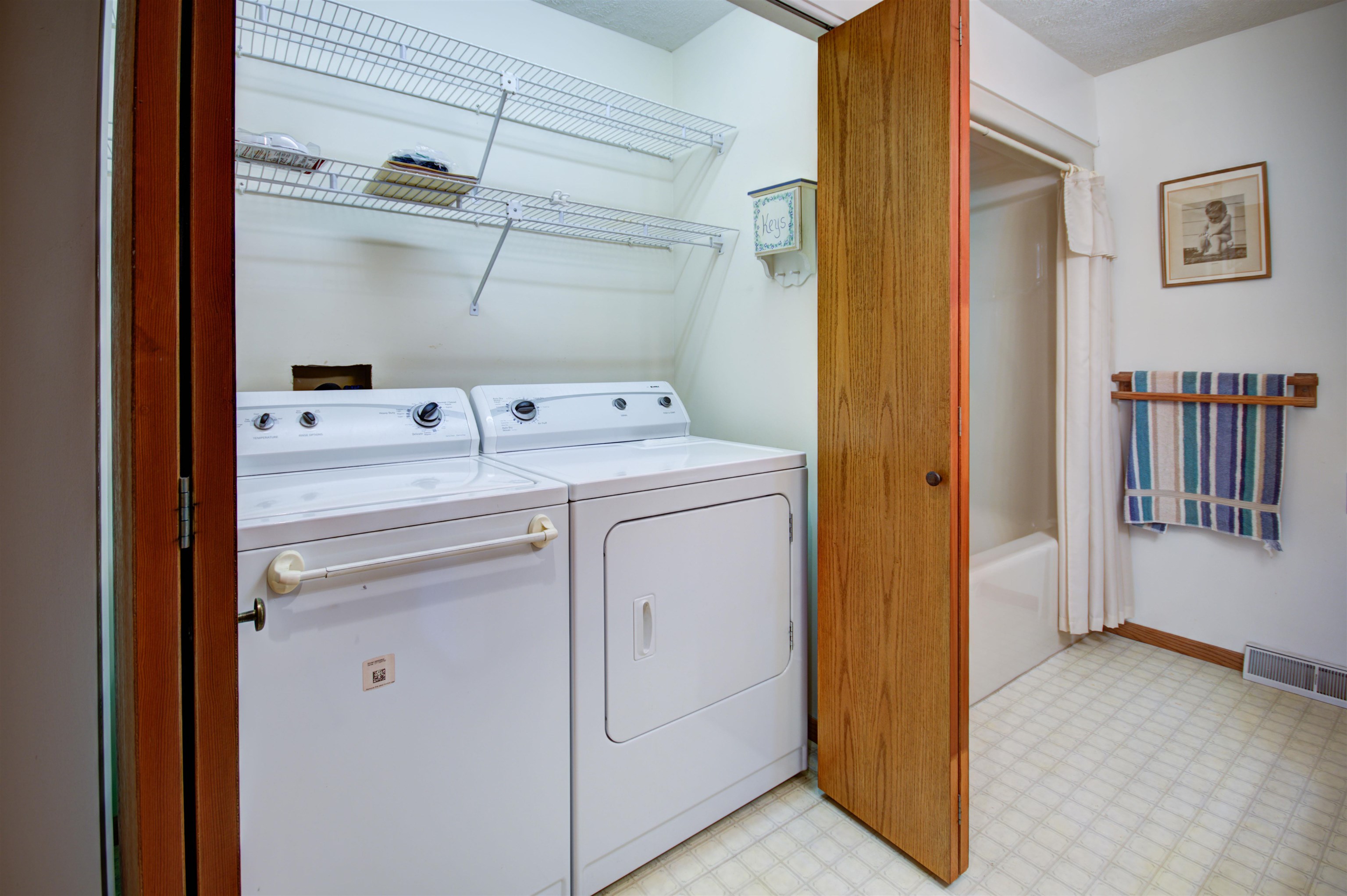 2203 East Hammond Road Traverse City, MI 49686 - Photo 15 of 39 1910876-14.JPG