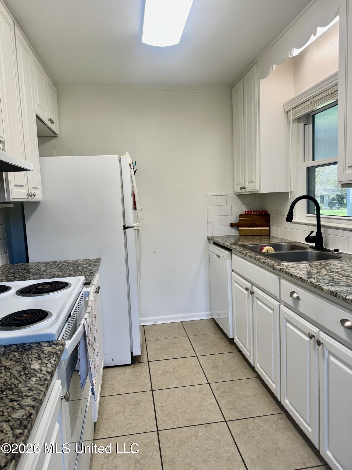 108 Laurel Avenue Natchez, MS 39120 - Photo 11 of 32 IMG_8920