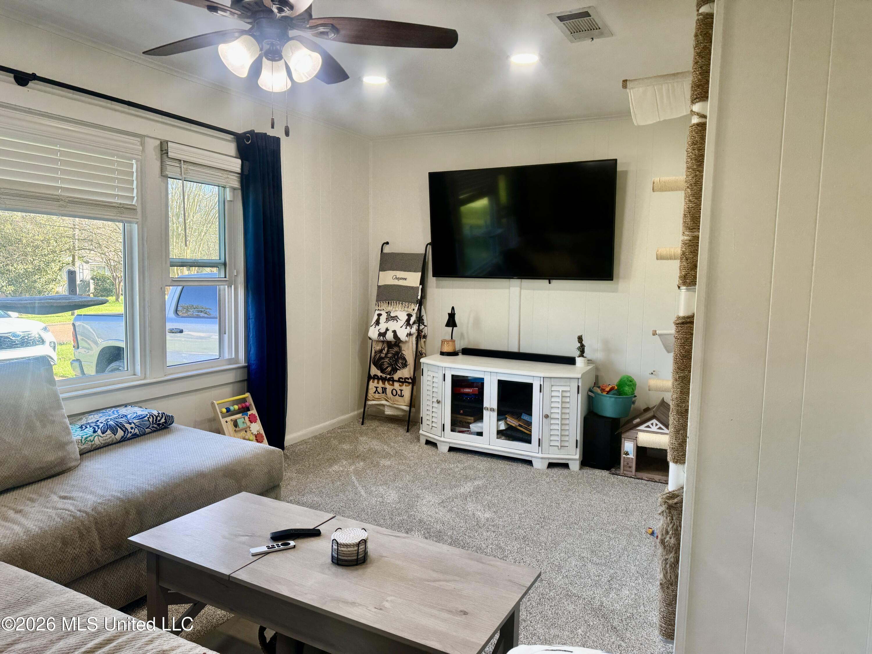 108 Laurel Avenue Natchez, MS 39120 - Photo 2 of 32 IMG_8924