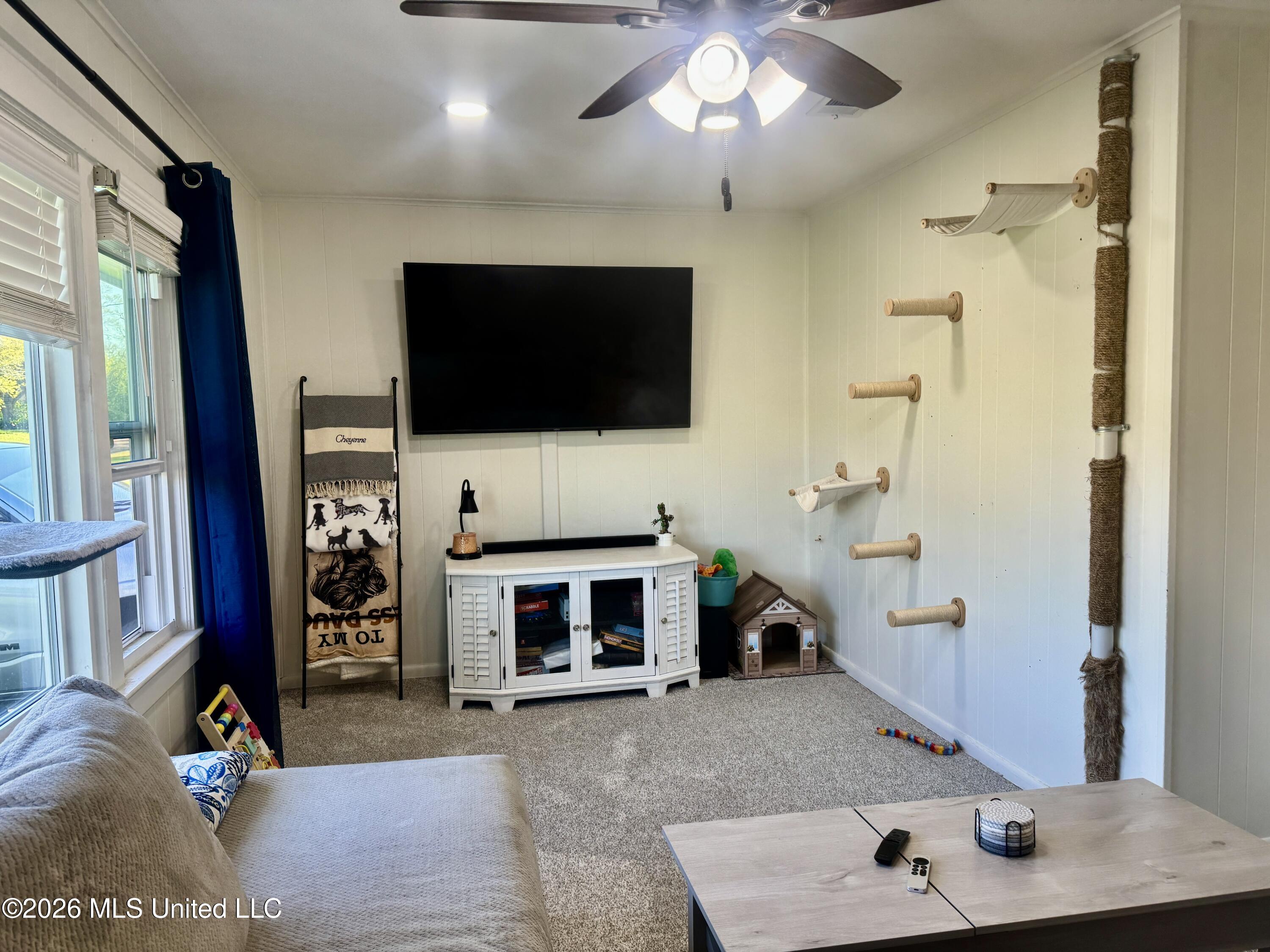 108 Laurel Avenue Natchez, MS 39120 - Photo 3 of 32 IMG_8925