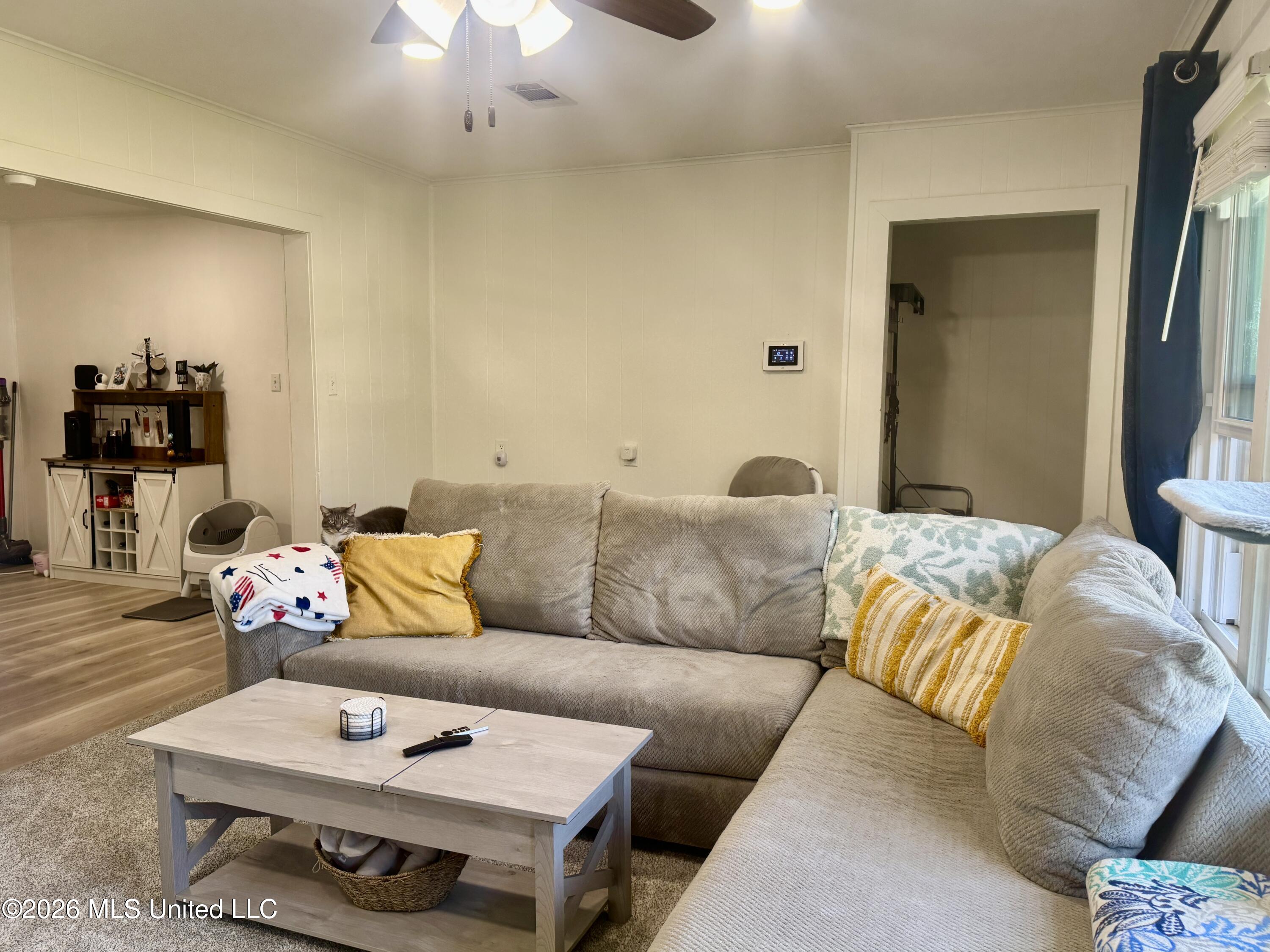 108 Laurel Avenue Natchez, MS 39120 - Photo 4 of 32 IMG_8926