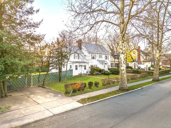 $2,280,000 | 43-24 Morgan Street | Little Neck