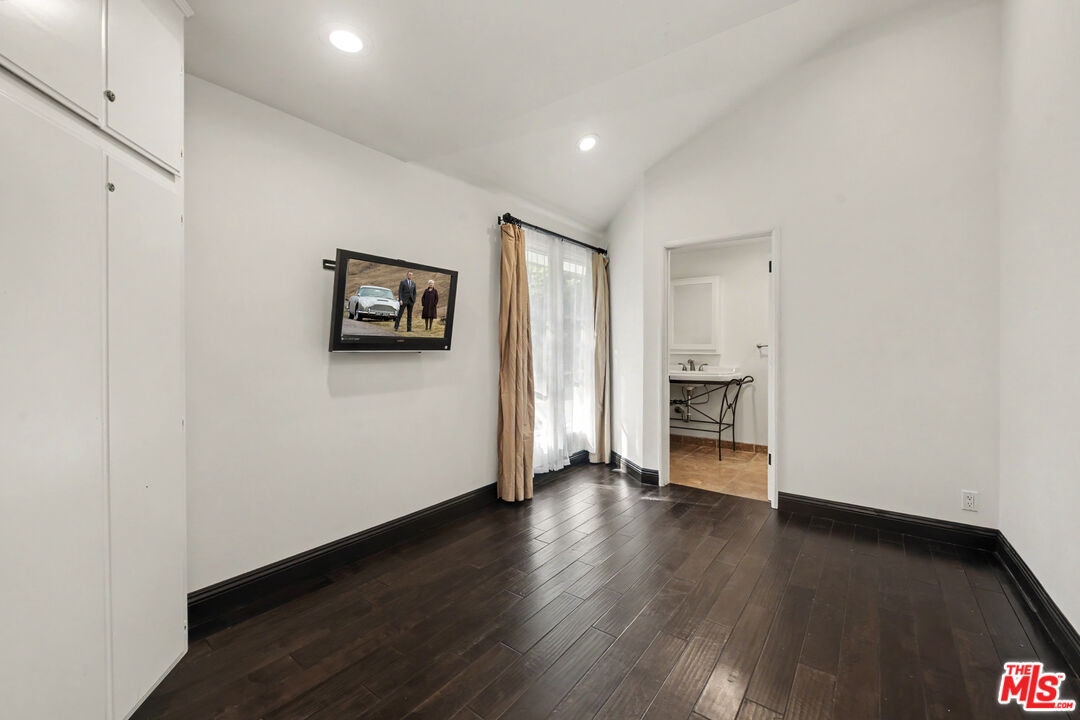 12608 Promontory Road Los Angeles, CA 90049 - Photo 46 of 59