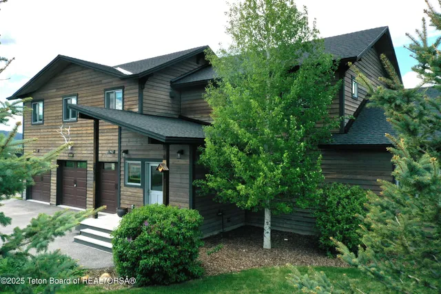 $1,495,000 | 9075 Nesting Eagles Loop, Victor, ID 83455