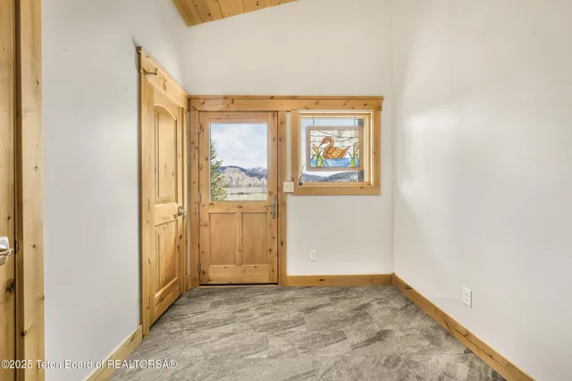 $1,495,000 | 9075 Nesting Eagles Loop, Victor, ID 83455