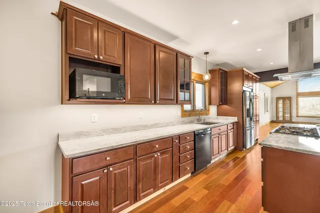 $1,495,000 | 9075 Nesting Eagles Loop, Victor, ID 83455