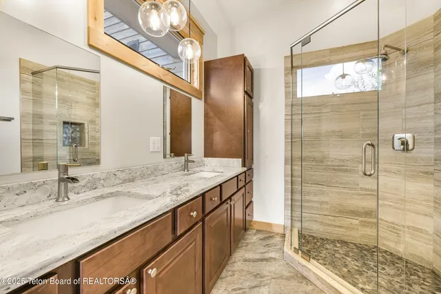 $1,495,000 | 9075 Nesting Eagles Loop, Victor, ID 83455