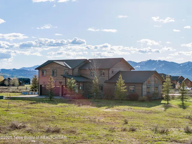 $1,495,000 | 9075 Nesting Eagles Loop, Victor, ID 83455