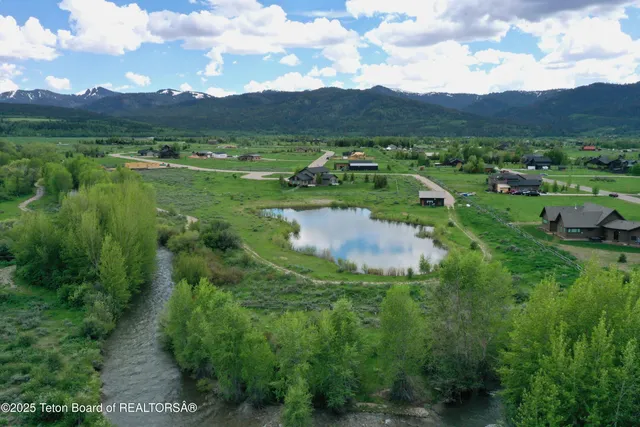 $1,495,000 | 9075 Nesting Eagles Loop, Victor, ID 83455