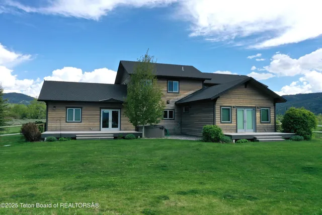 $1,495,000 | 9075 Nesting Eagles Loop, Victor, ID 83455