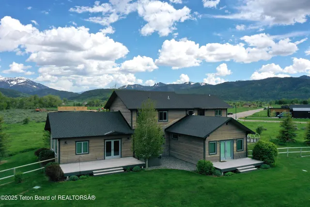 $1,495,000 | 9075 Nesting Eagles Loop, Victor, ID 83455