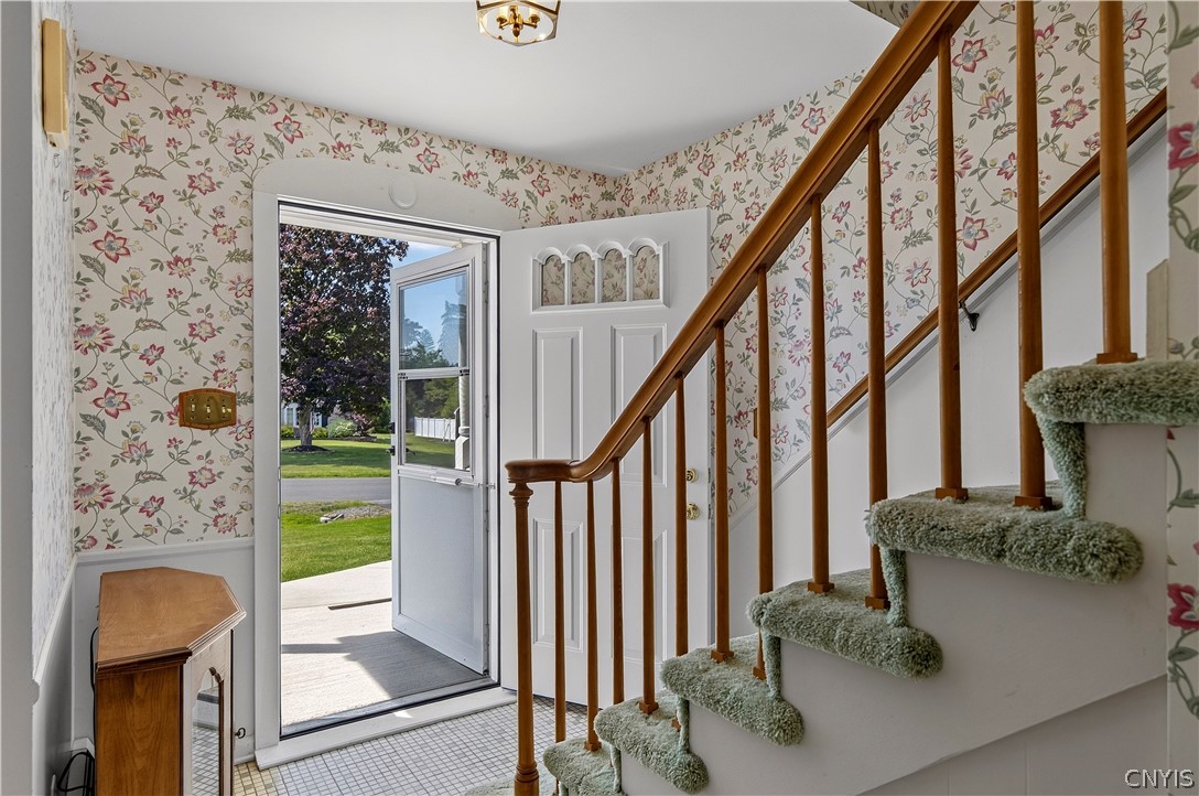65 Woodberry Road New Hartford, NY 13413 - Photo 11 of 49