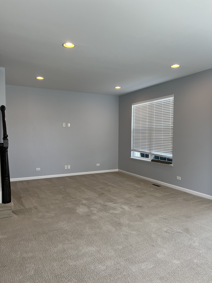 462 Town Center Boulevard Gilberts, IL 60136 - Photo 11 of 30 a view of an empty room with a window