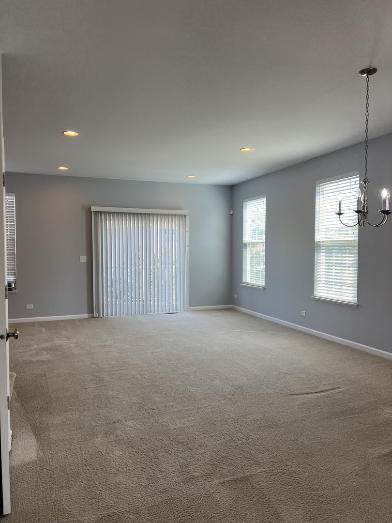 462 Town Center Boulevard Gilberts, IL 60136 - Photo 14 of 30 a view of an empty room with a window