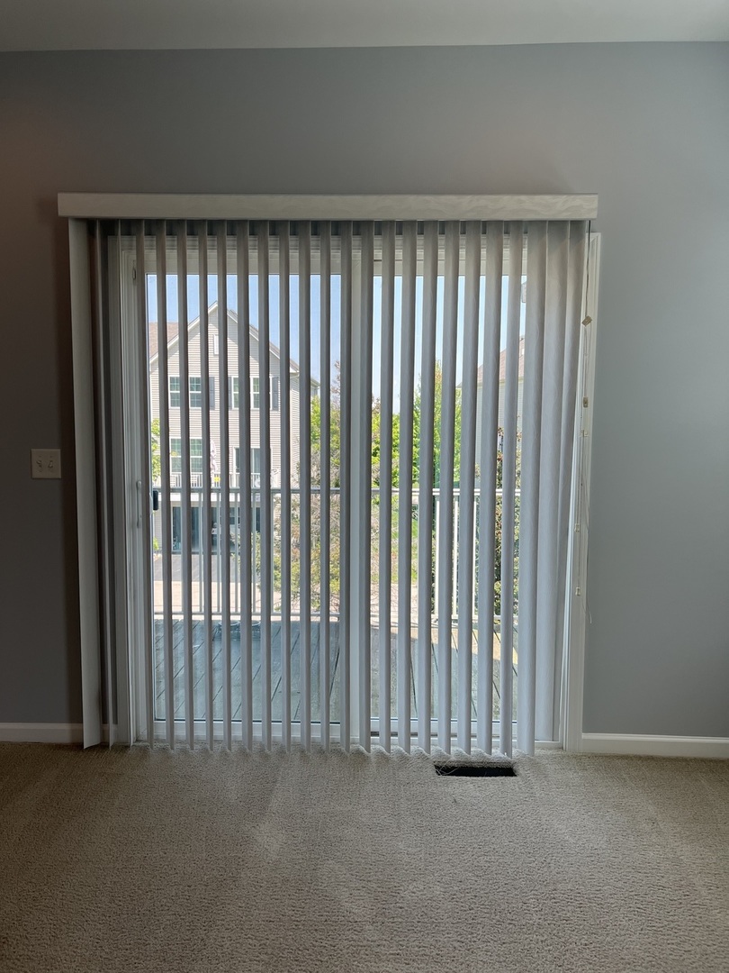 462 Town Center Boulevard Gilberts, IL 60136 - Photo 17 of 30 a view of an empty room with a window