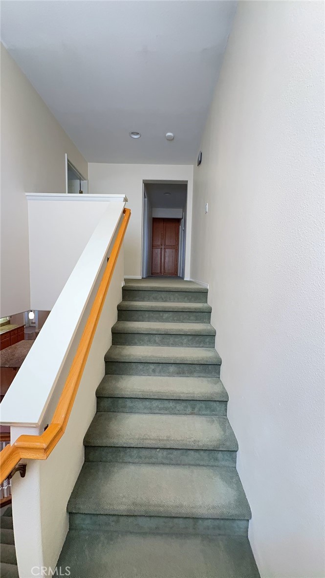 38265 Birch Court Murrieta, CA 92562 - Photo 14 of 46 a view of entryway