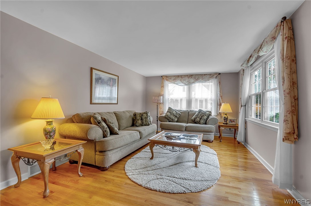 157 Brompton Road Amherst, NY 14221 - Photo 4 of 50