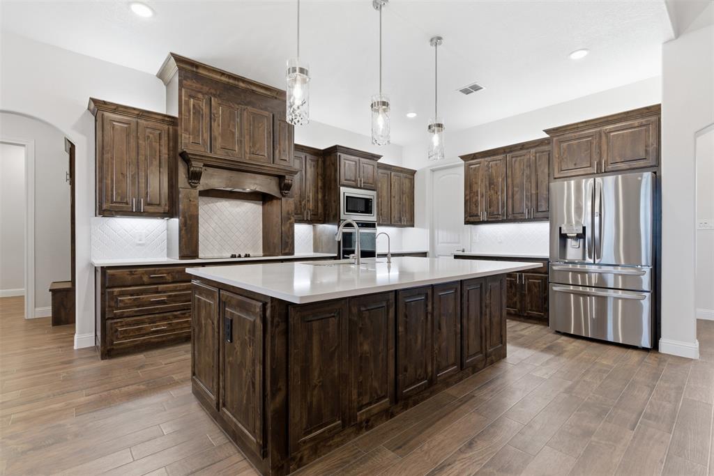 429 Hartley Way Azle, TX 76020 - Photo 11 of 40