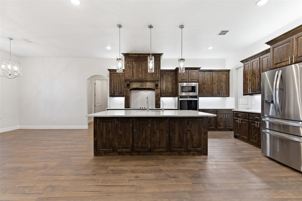 429 Hartley Way Azle, TX 76020 - Photo 13 of 40