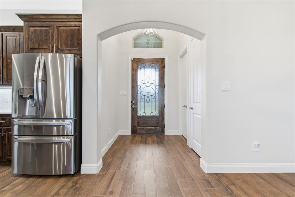 429 Hartley Way Azle, TX 76020 - Photo 6 of 40