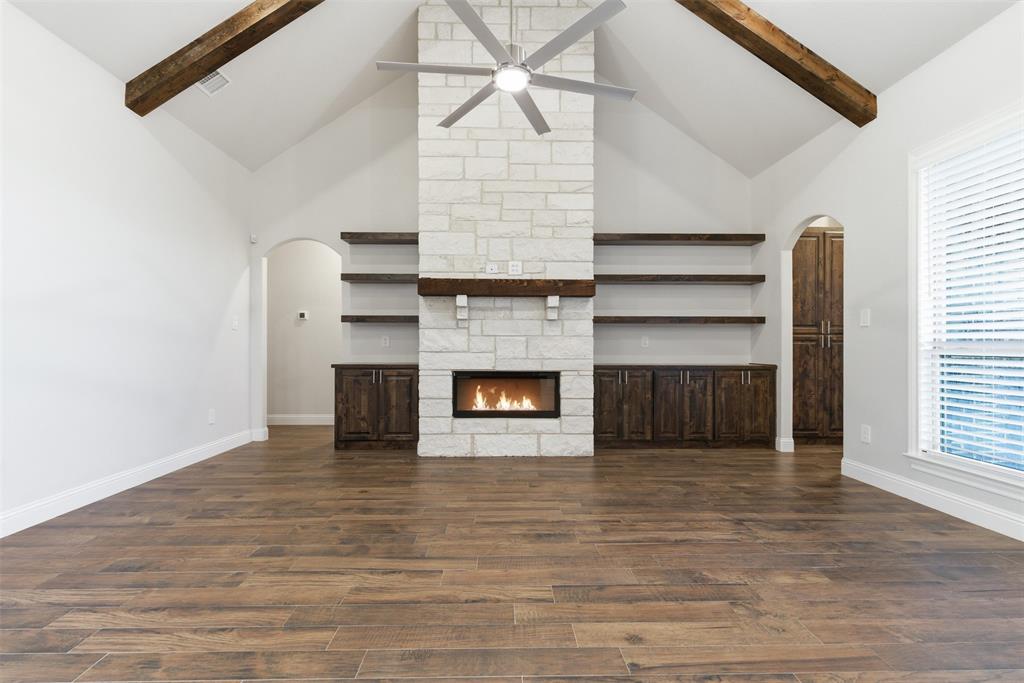 429 Hartley Way Azle, TX 76020 - Photo 9 of 40
