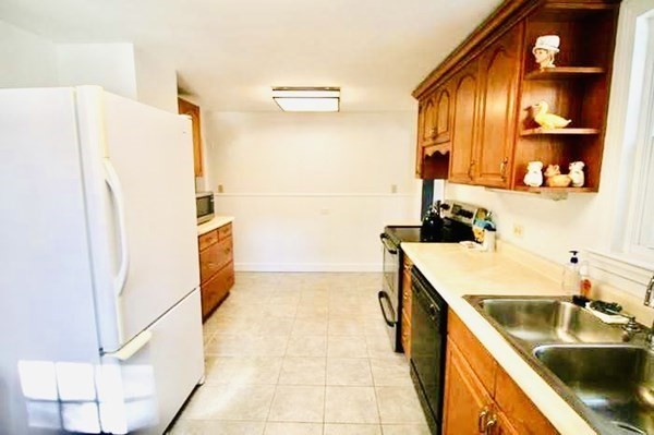 1 Kenneth Road Georgetown, MA 01833 - Photo 4 of 38 Gallery Image 4