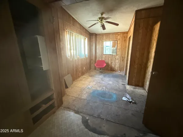 a view of an entryway with a livingroom