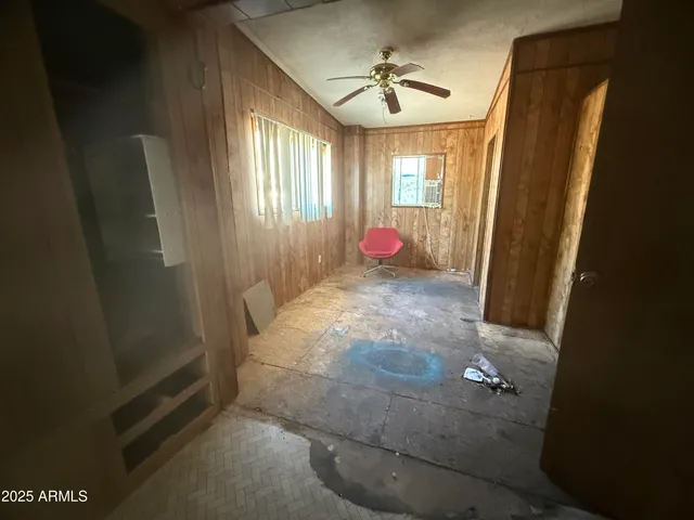 a view of an entryway with a livingroom