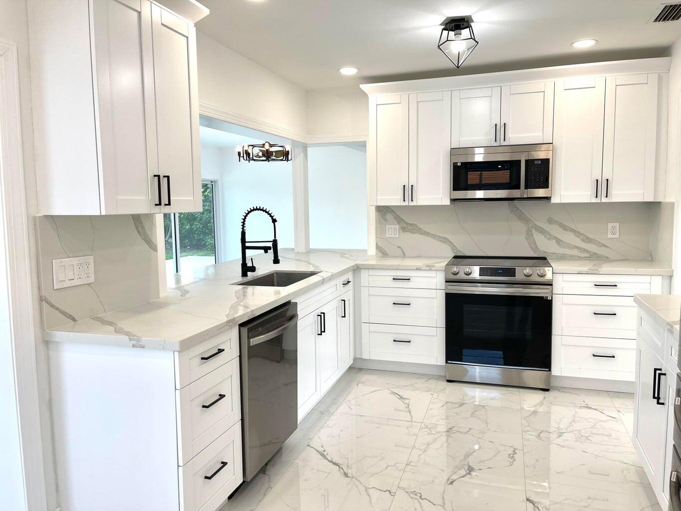 861 Northwest 7th Street Boca Raton, FL 33486 - Photo 2 of 18 20240811191849970021000000-o