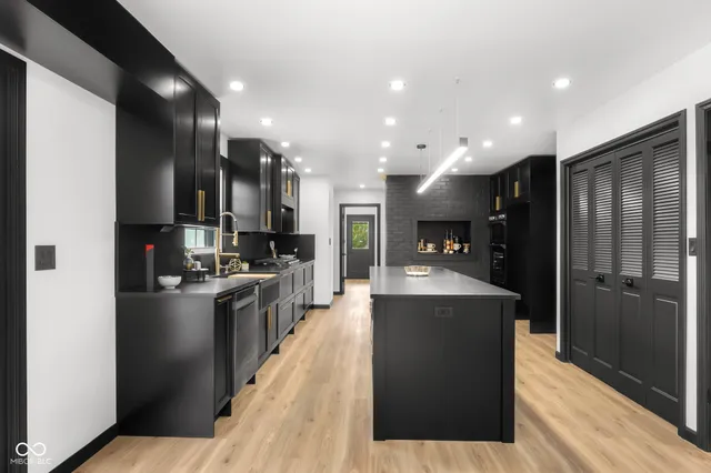 $780,000 | 811 27th Street, Columbus, IN 47201