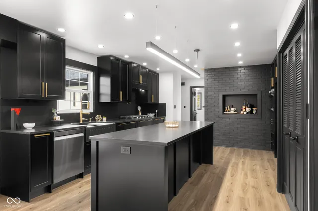 $780,000 | 811 27th Street, Columbus, IN 47201