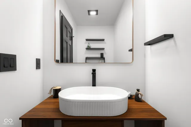 $780,000 | 811 27th Street, Columbus, IN 47201