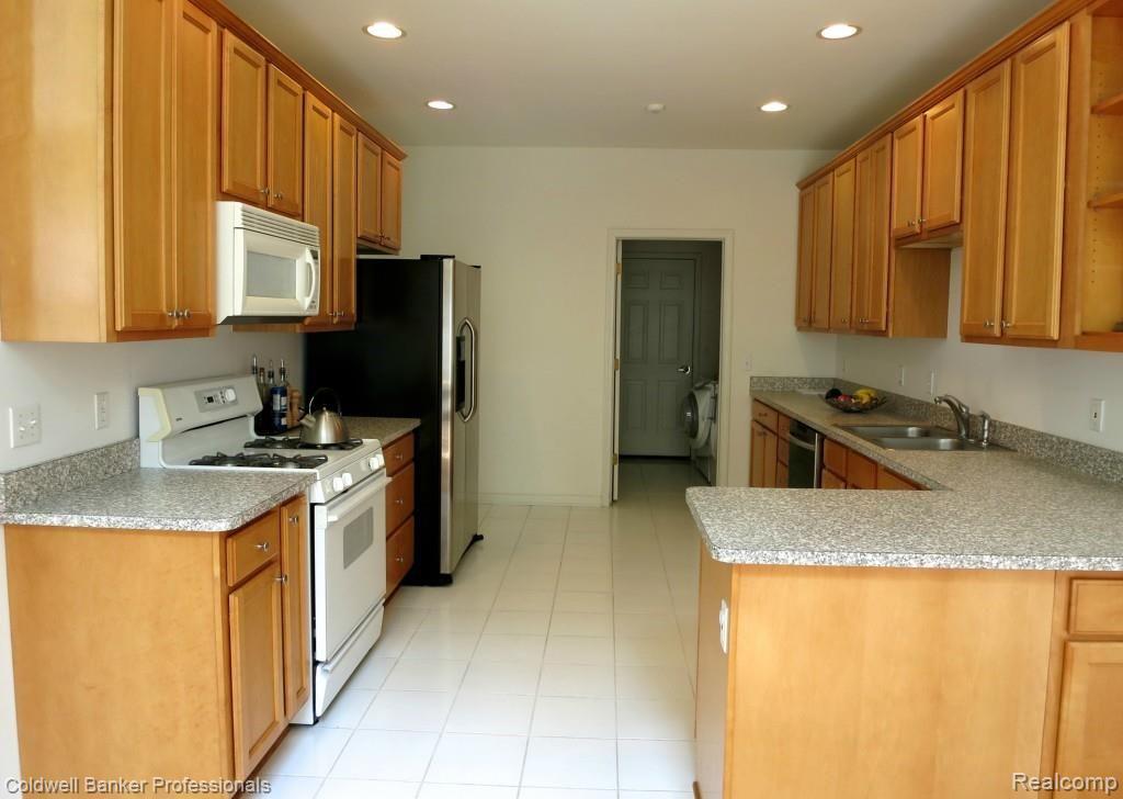 41699 Glade Road, Unit 35 Canton, MI 48187 - Photo 13 of 35 Large Kitchen. Lots of counter space
