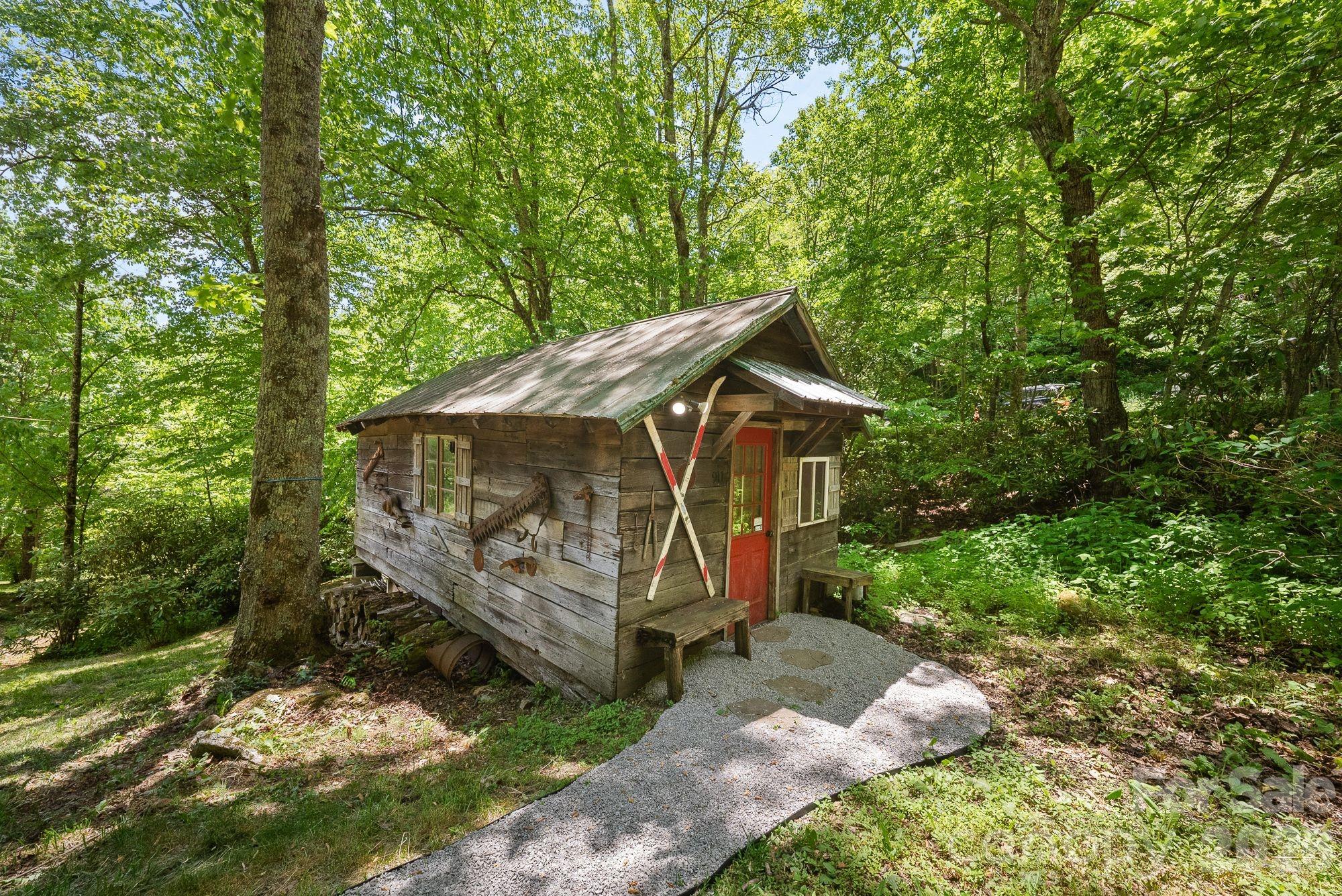 4606 Hemphill Road Waynesville, NC 28785 - Photo 21 of 37 Gallery Image 21