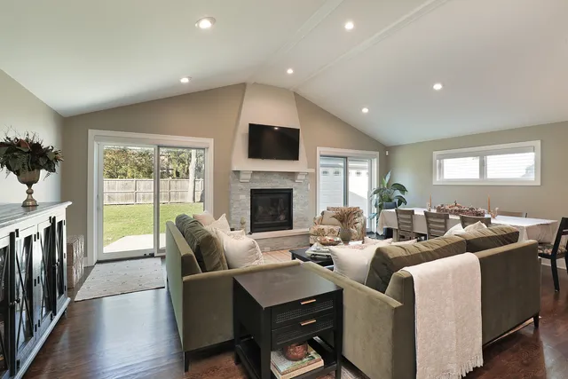 $764,900 | 1444 Crowe Avenue, Deerfield, IL 60015