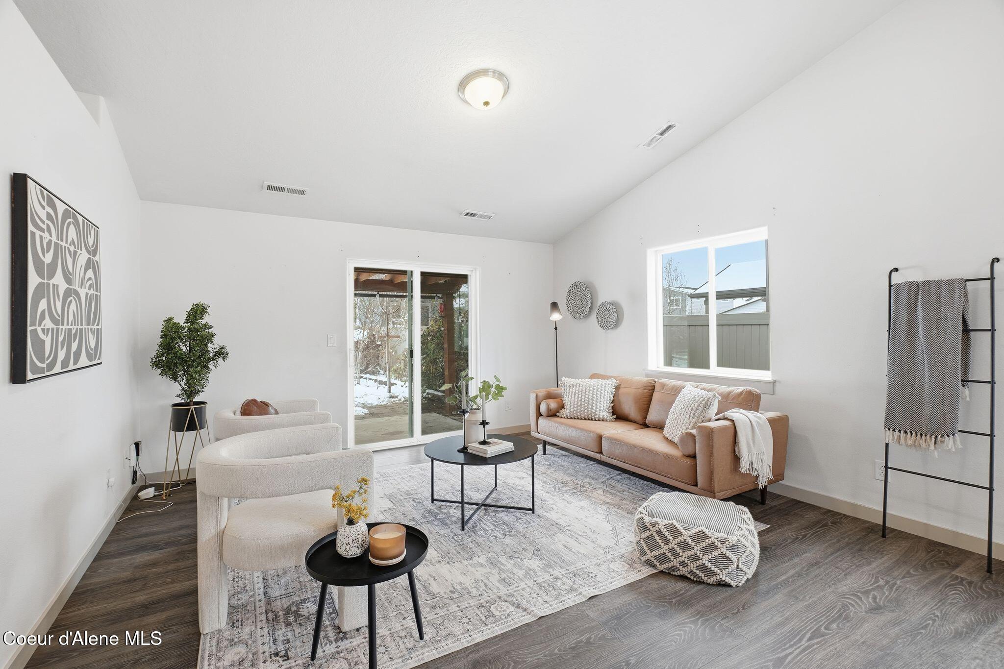 4467 North Connery Loop Post Falls, ID 83854 - Photo 4 of 28 Inside-Media-Connery-4