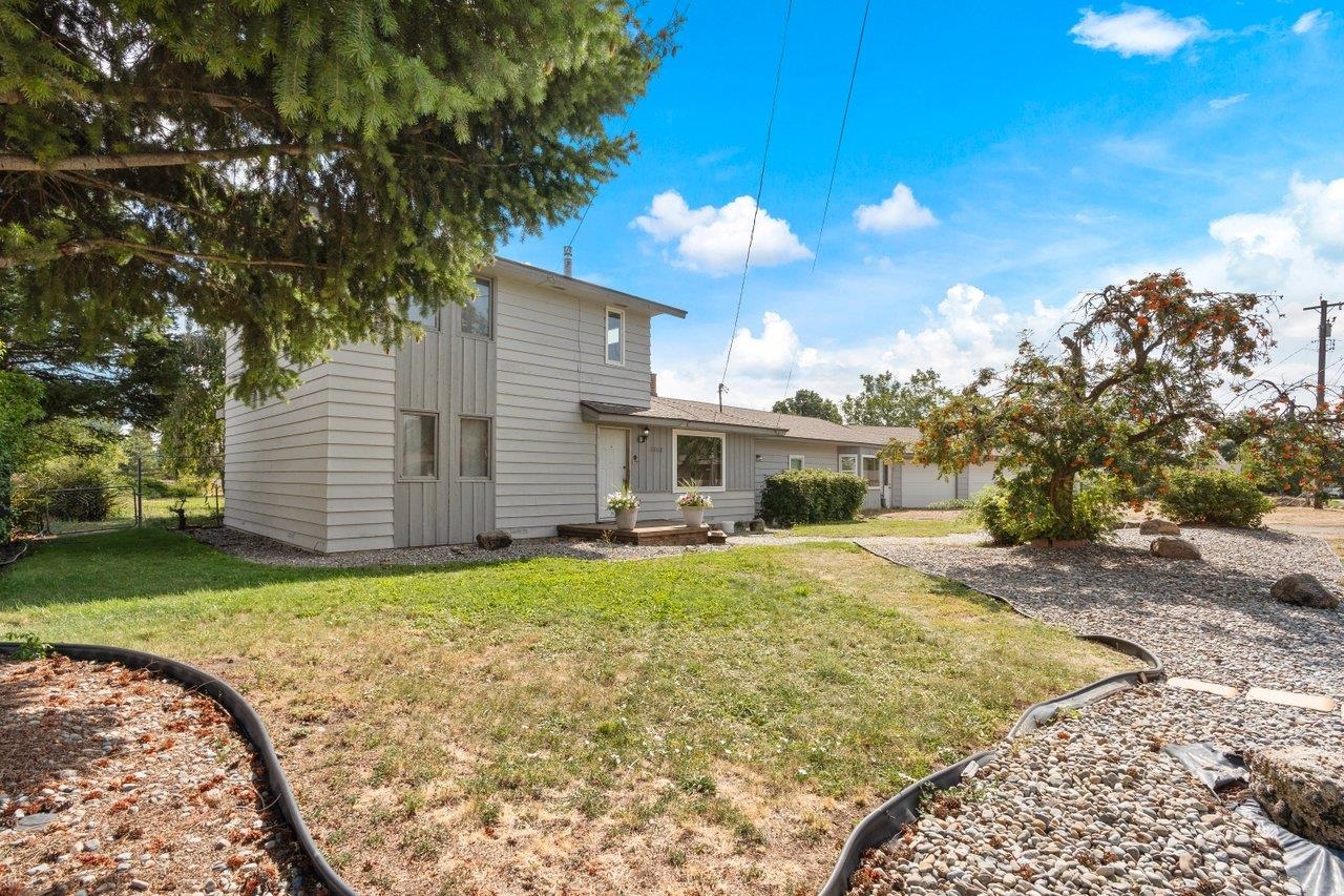 3308 North Davis Road Millwood, WA 99206 - Photo 2 of 36