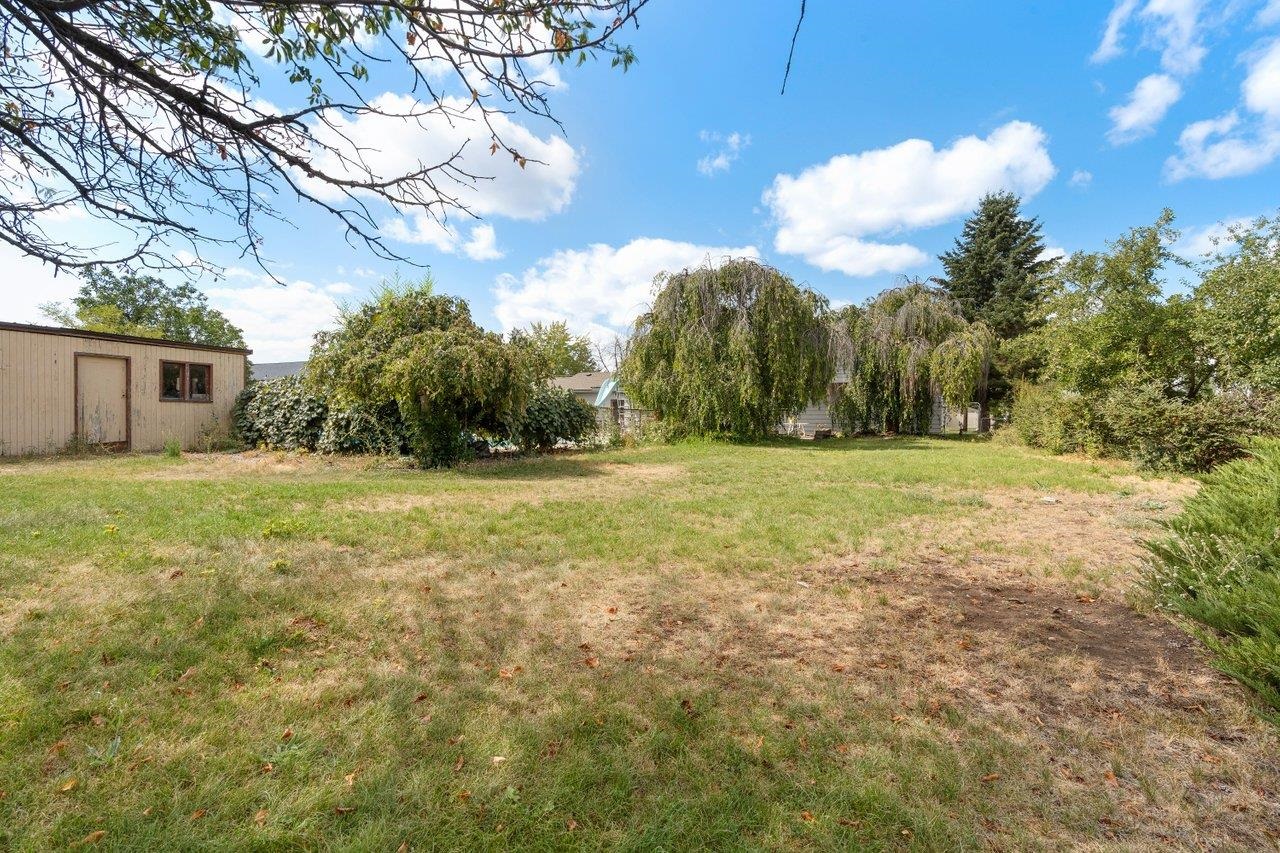 3308 North Davis Road Millwood, WA 99206 - Photo 28 of 36