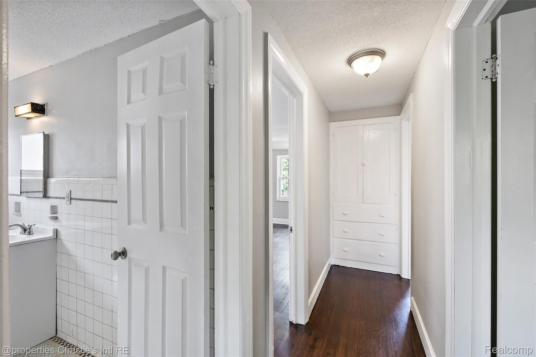 4190 Devonshire Road Detroit, MI 48224 - Photo 13 of 24 4190 Devonshire Rd-18.jpg
