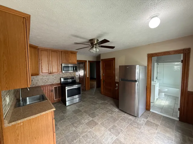 $2,200 | 7 McConn Avenue, Enfield, CT 06082