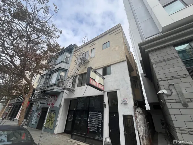 a view of many buildings