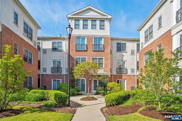 $698,800 | 1112 The Plaza, Unit 1112, Tenafly, NJ 07670