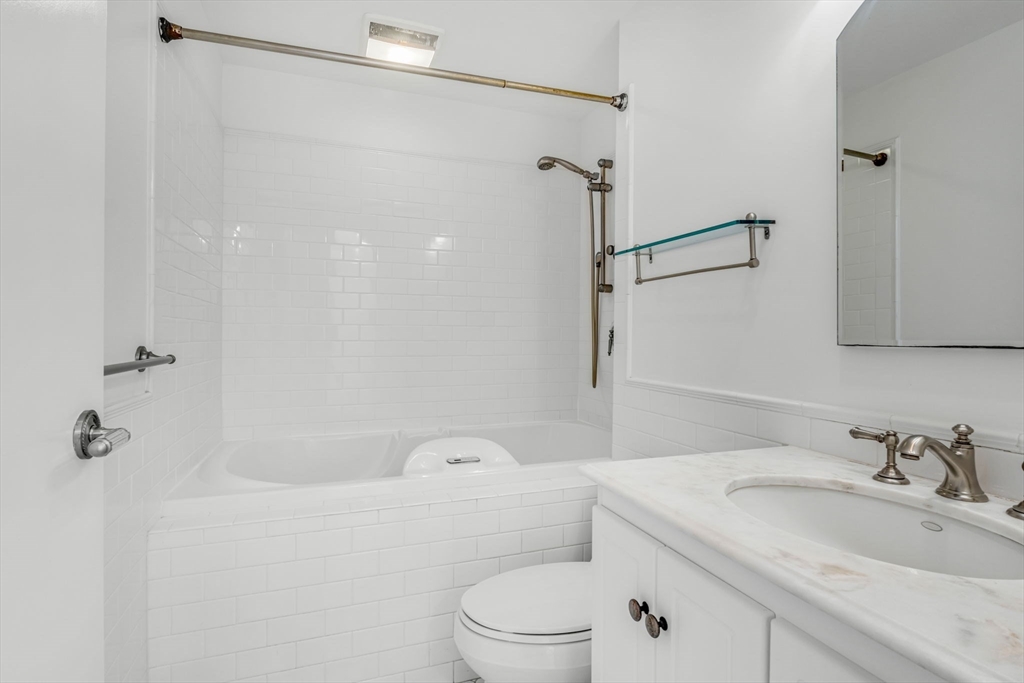 950 Massachusetts Avenue, Unit 512 Cambridge, MA 02139 - Photo 7 of 20
