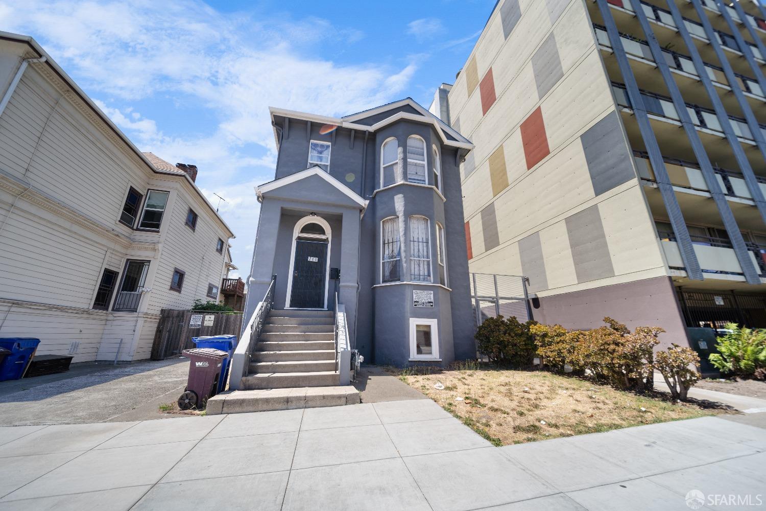 705 Jackson Street Oakland, CA 94607 - Photo 4 of 40 a view of a brick building with many windows