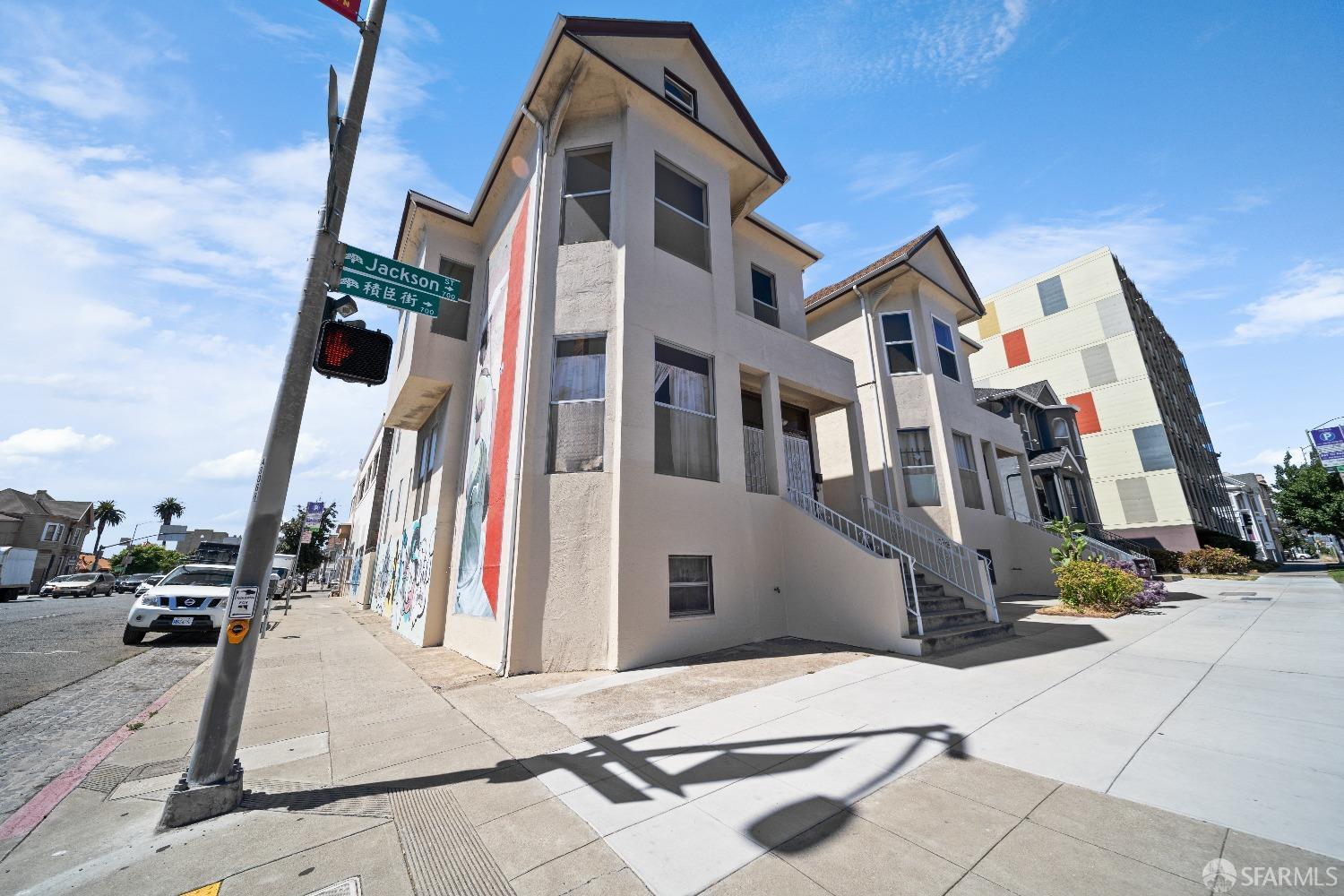 705 Jackson Street Oakland, CA 94607 - Photo 6 of 40 a view of multiple houses with sky view