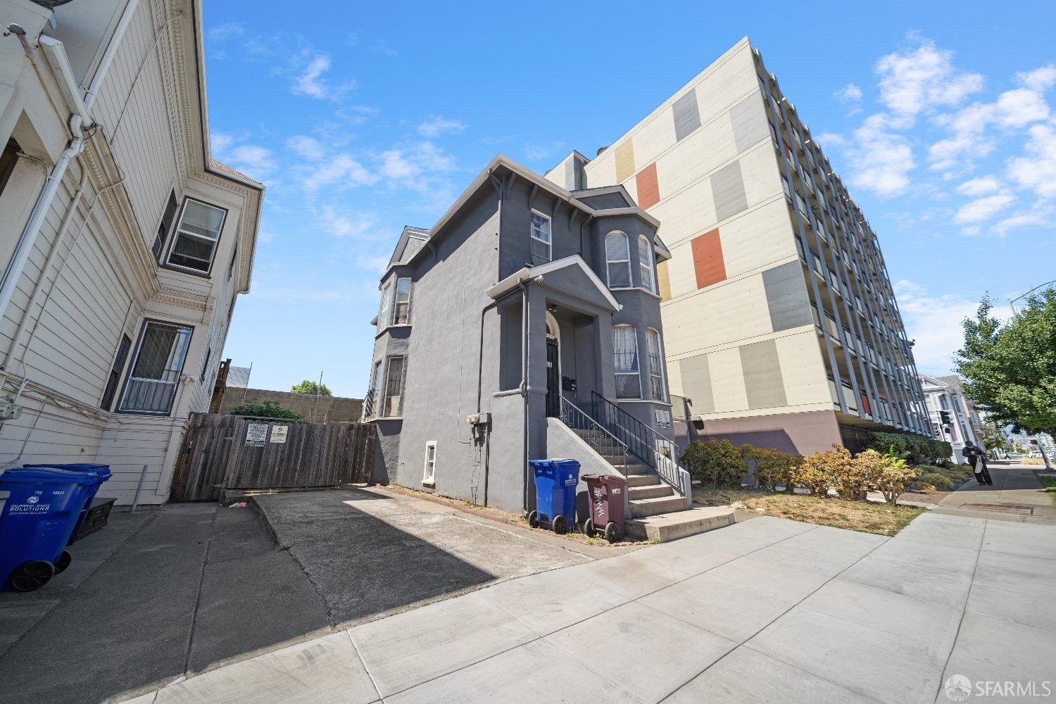 705 Jackson Street Oakland, CA 94607 - Photo 10 of 40 a view of a building with many windows