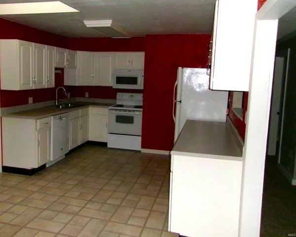 $189,900 | 1016 Colonial Court, Decatur, IN 46733