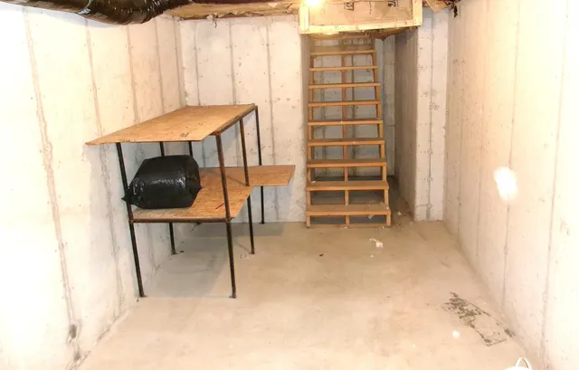 $189,900 | 1016 Colonial Court, Decatur, IN 46733